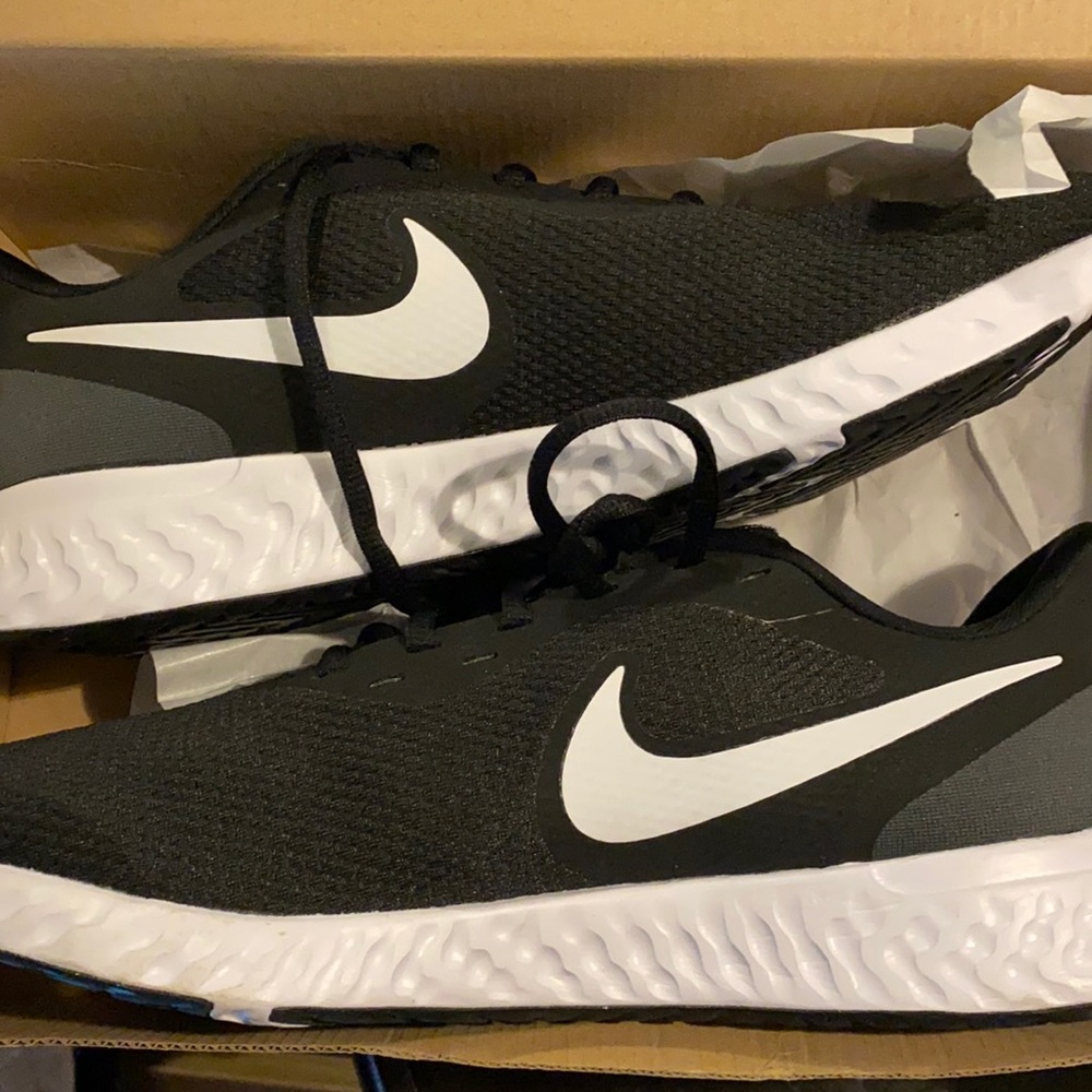 Nike Revolution women’s sneakers